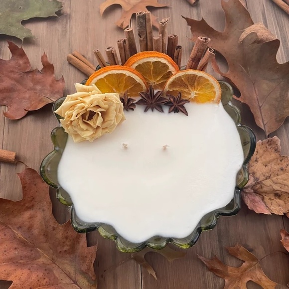 AUTUMN ORCHARD Candle  - Holiday Candle - Soy Wax Candle -Hand Crafted Candle - Picture 4 of 5